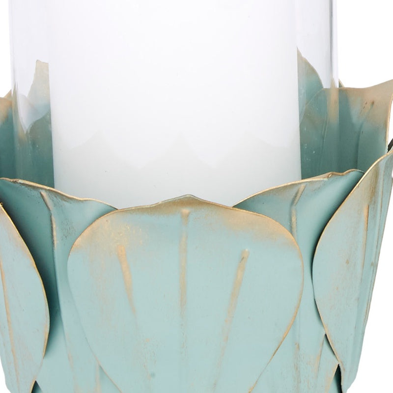 Set of 2 blue candleholders with scalloped, petal-style sides and gold-edged rim